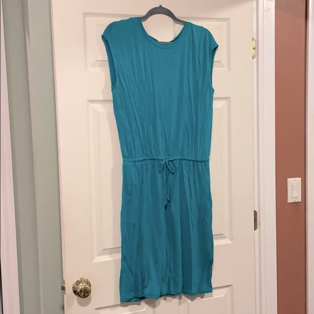Relaxed mini dress with tie waist